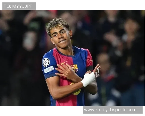 年轻白人足球球星崭露头角引领未来足坛风潮逐步成就传奇之路 年轻白人足球球星崭露头角引领未来足坛风潮逐步成就传奇之路